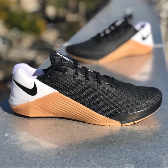 nike metcon 5 black white gum
